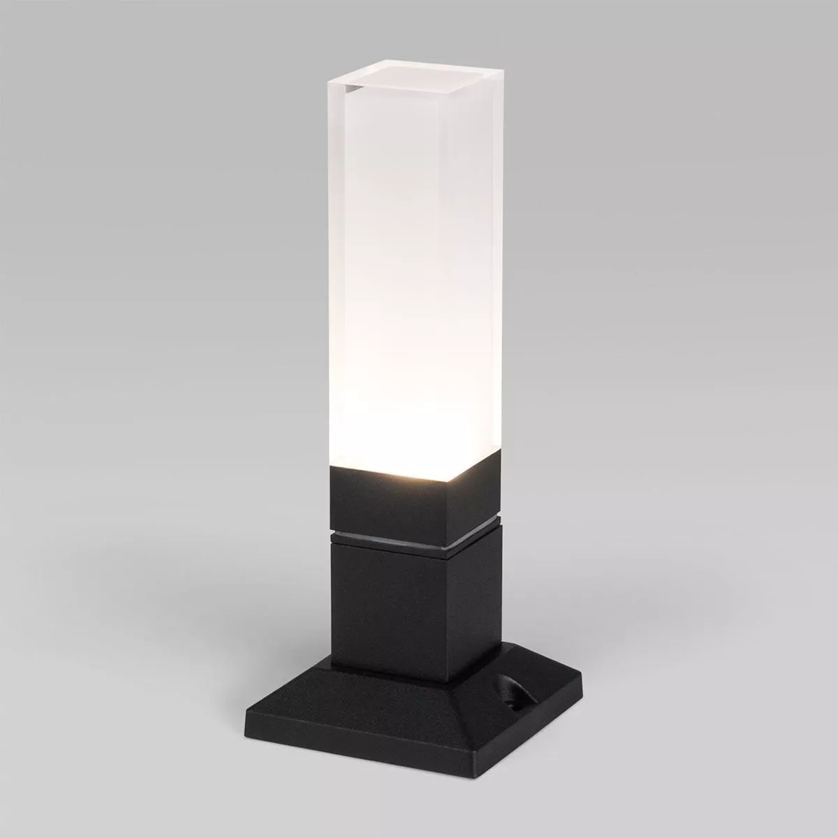 Уличный светодиодный светильник Elektrostandard 1536 Techno Led чёрный a052858
Уличный светодиодный светильник Elektrostandard 1536 Techno Led чёрный a052858