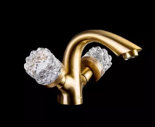 Смеситель для раковины Boheme crystal бронзовый глянцевый, с хрустальными вставками
Смеситель для раковины Boheme crystal бронзовый глянцевый, с хрустальными вставками