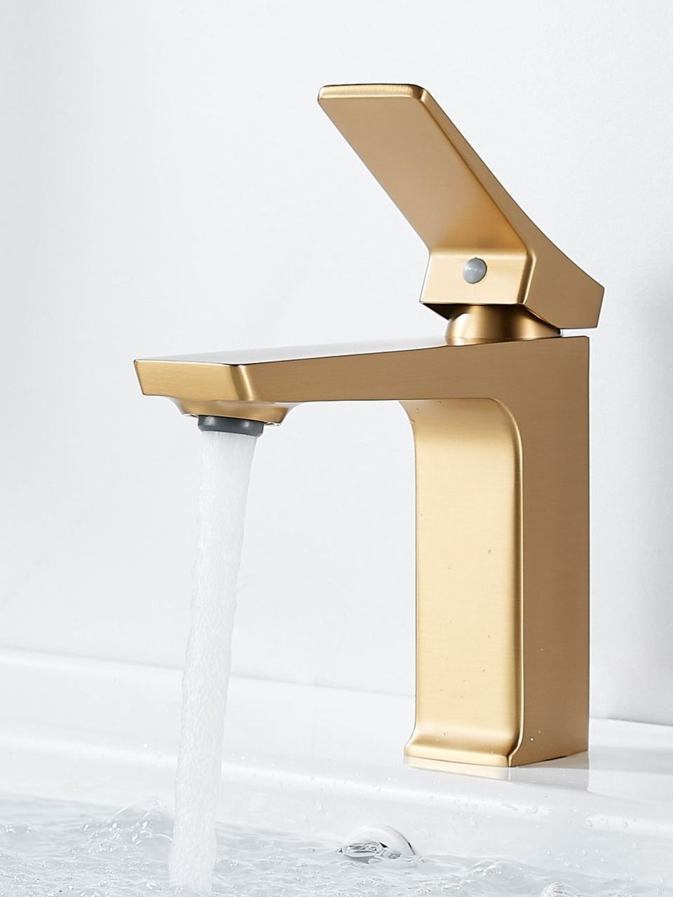 Смеситель для раковины Shevanik S4401G, золотой сатин
Смеситель для раковины Shevanik S4401G, золотой сатин