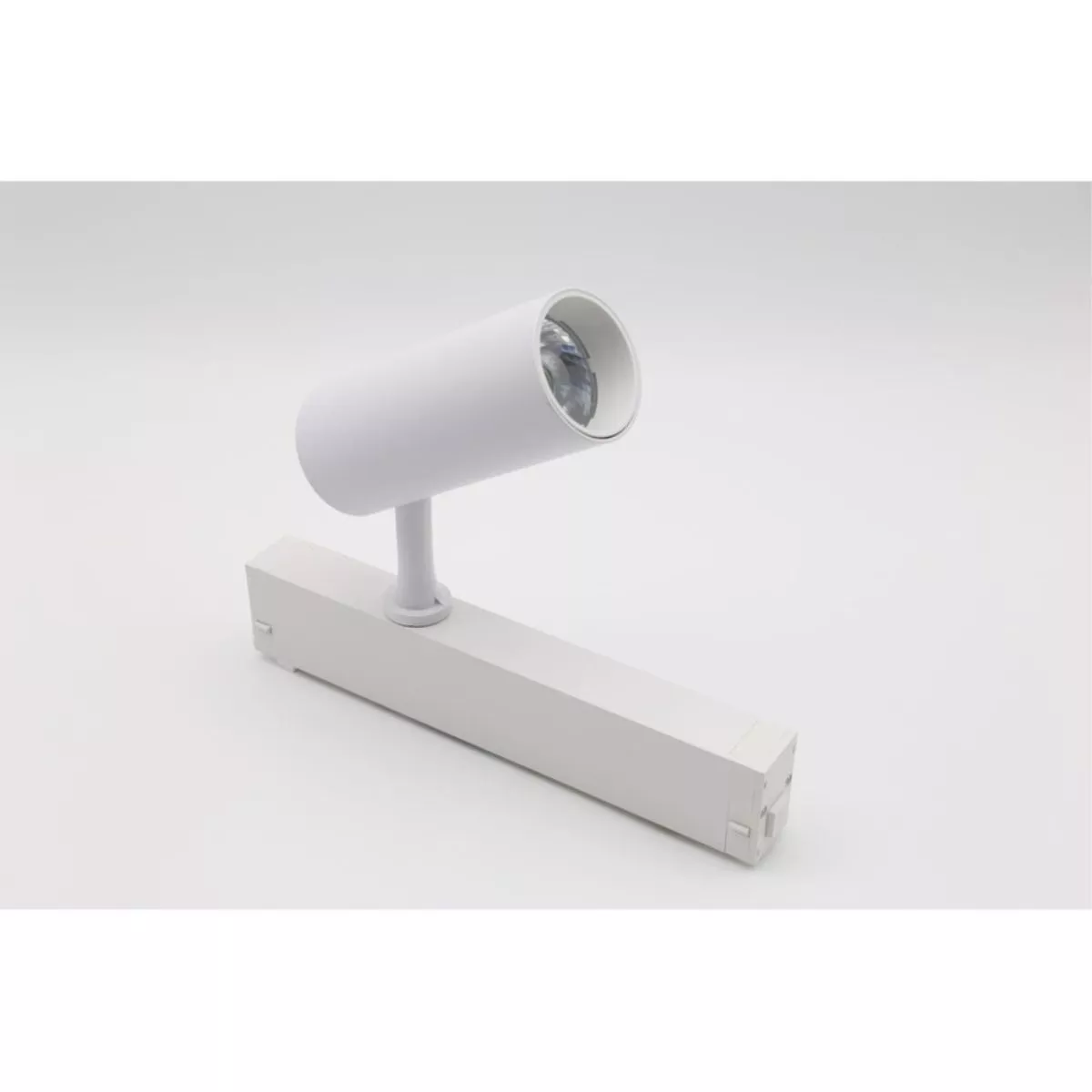 Трековый магнитный светильник Aployt Magnetic track 220 APL.0205.10.10
Трековый магнитный светильник Aployt Magnetic track 220 APL.0205.10.10