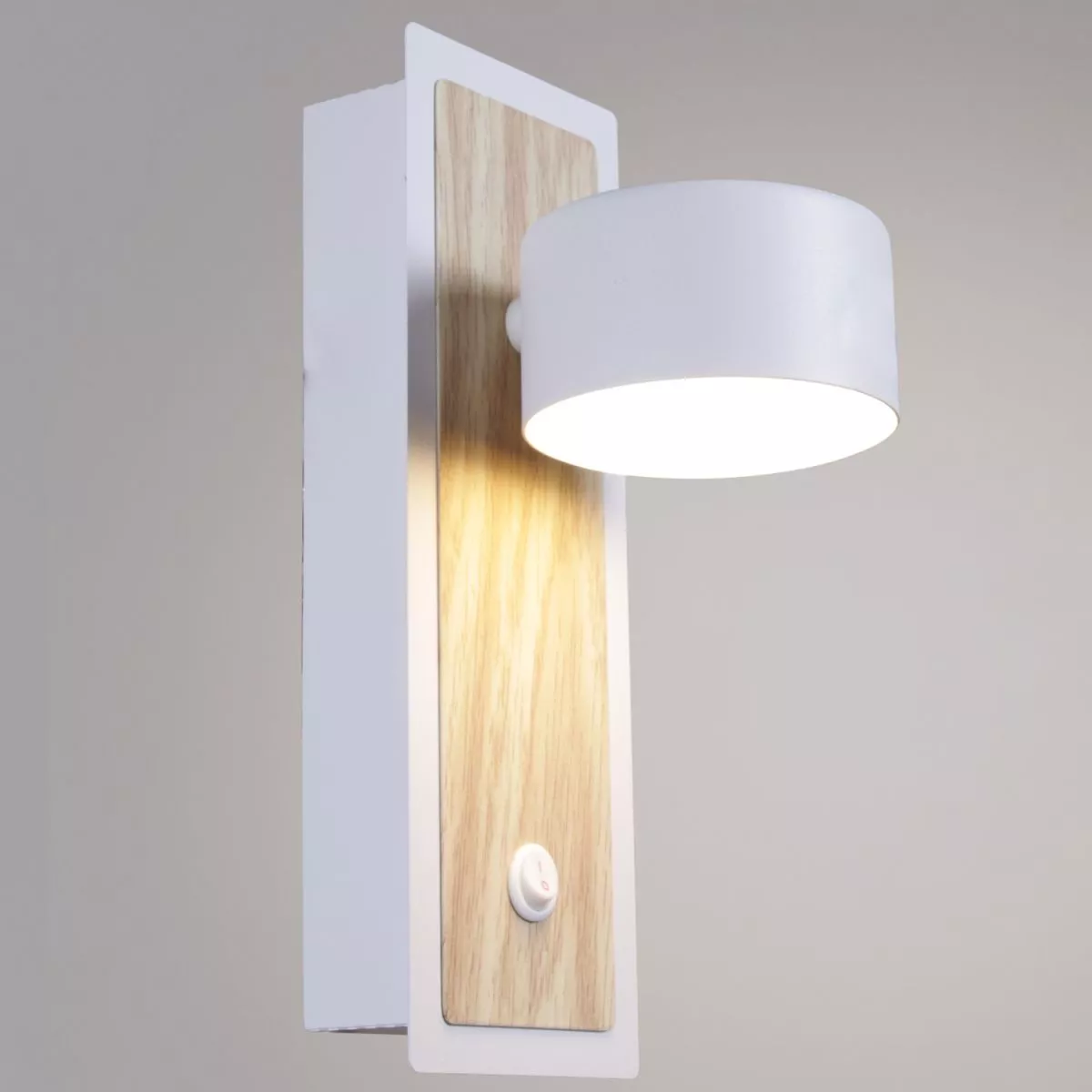 Настенный светильник Reluce 12540-0.2-01 WH+WOOD
Настенный светильник Reluce 12540-0.2-01 WH+WOOD