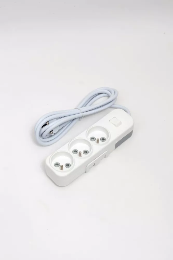 Удлинитель 3вх с защитными шторками с включателем UPS ELBI Myra 527-010202-315
Удлинитель 3вх с защитными шторками с включателем UPS ELBI Myra 527-010202-315