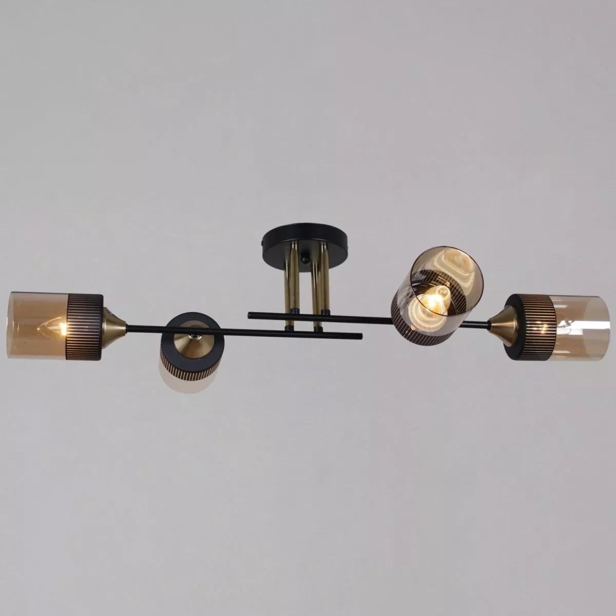 Потолочная люстра Reluce 48460-0.3-04 BK+COPPER
Потолочная люстра Reluce 48460-0.3-04 BK+COPPER