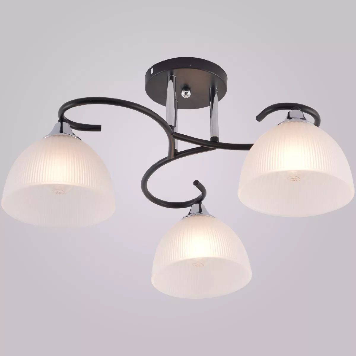 Потолочная люстра Reluce 01635-0.3-03 BK+CR
Потолочная люстра Reluce 01635-0.3-03 BK+CR