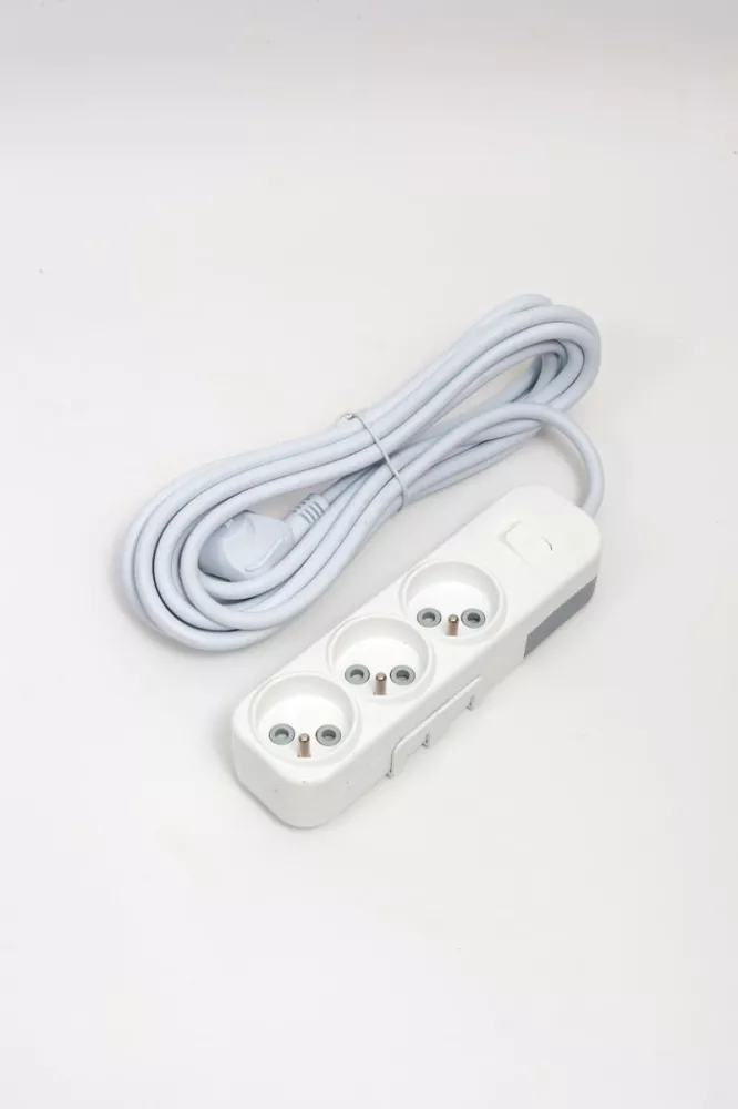 Удлинитель 3вх с защитными шторками с включателем UPS ELBI Myra 527-010205-325
Удлинитель 3вх с защитными шторками с включателем UPS ELBI Myra 527-010205-325