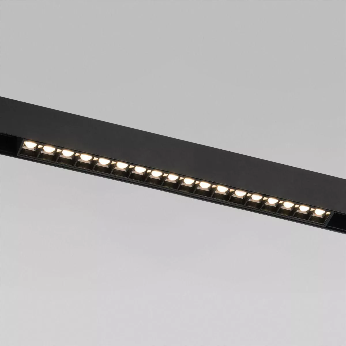 Трековый светодиодный светильник Elektrostandard Slim Magnetic 85006/01 a067377
Трековый светодиодный светильник Elektrostandard Slim Magnetic 85006/01 a067377
