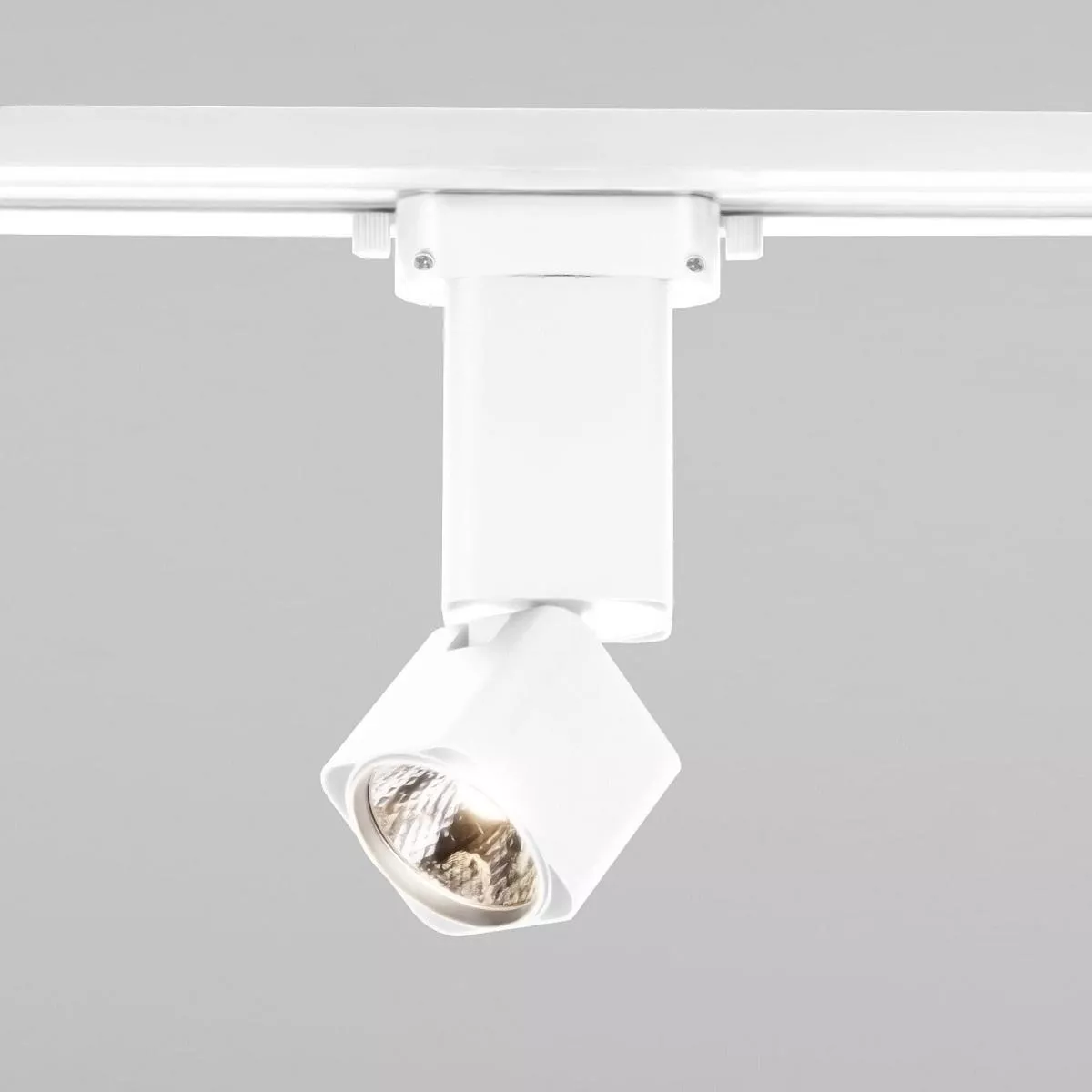 Трековый светодиодный светильник Elektrostandard Cubus 85516/01 белый матовый a062877
Трековый светодиодный светильник Elektrostandard Cubus 85516/01 белый матовый a062877