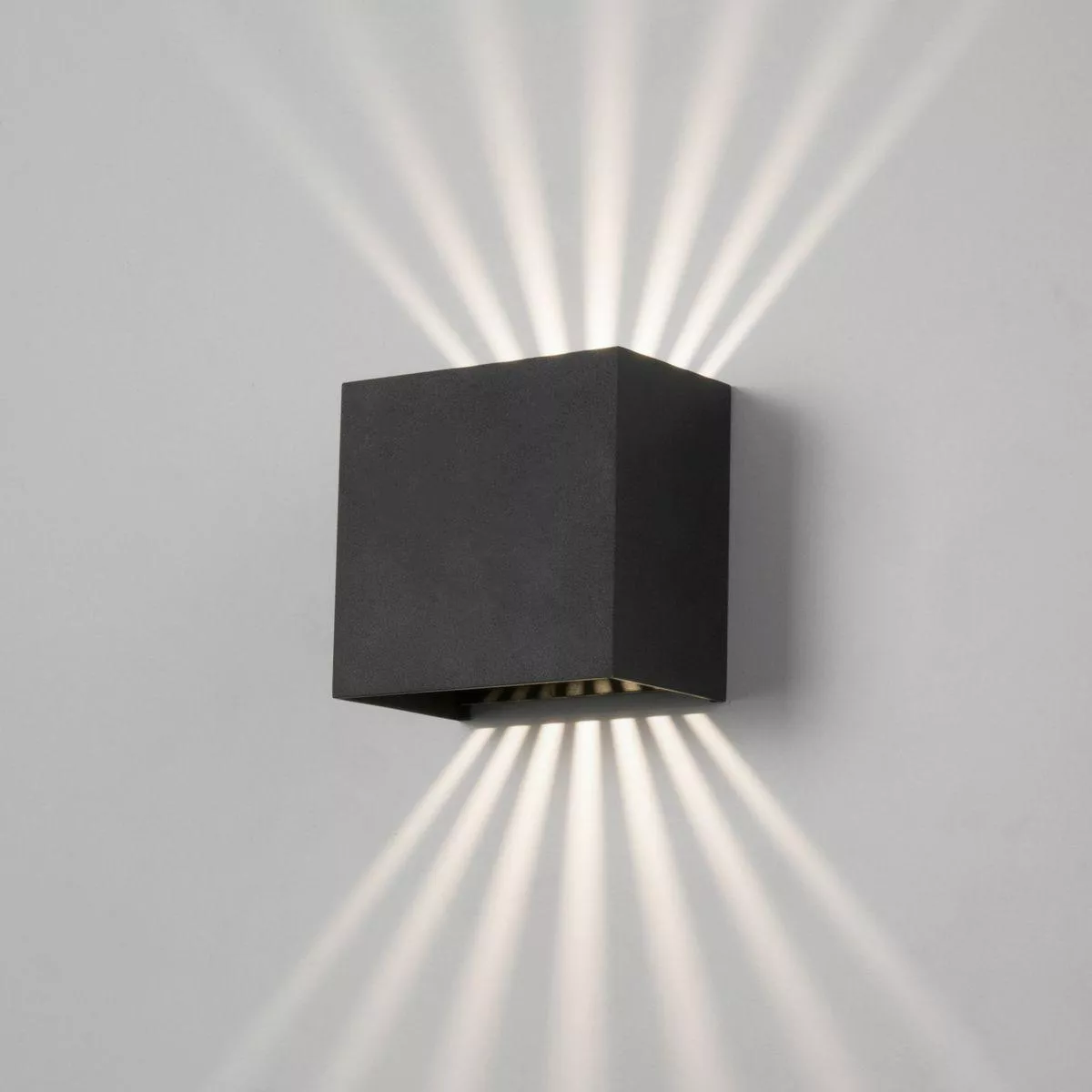Уличный настенный светодиодный светильник Elektrostandard Sole 35149/D черный a058892
Уличный настенный светодиодный светильник Elektrostandard Sole 35149/D черный a058892