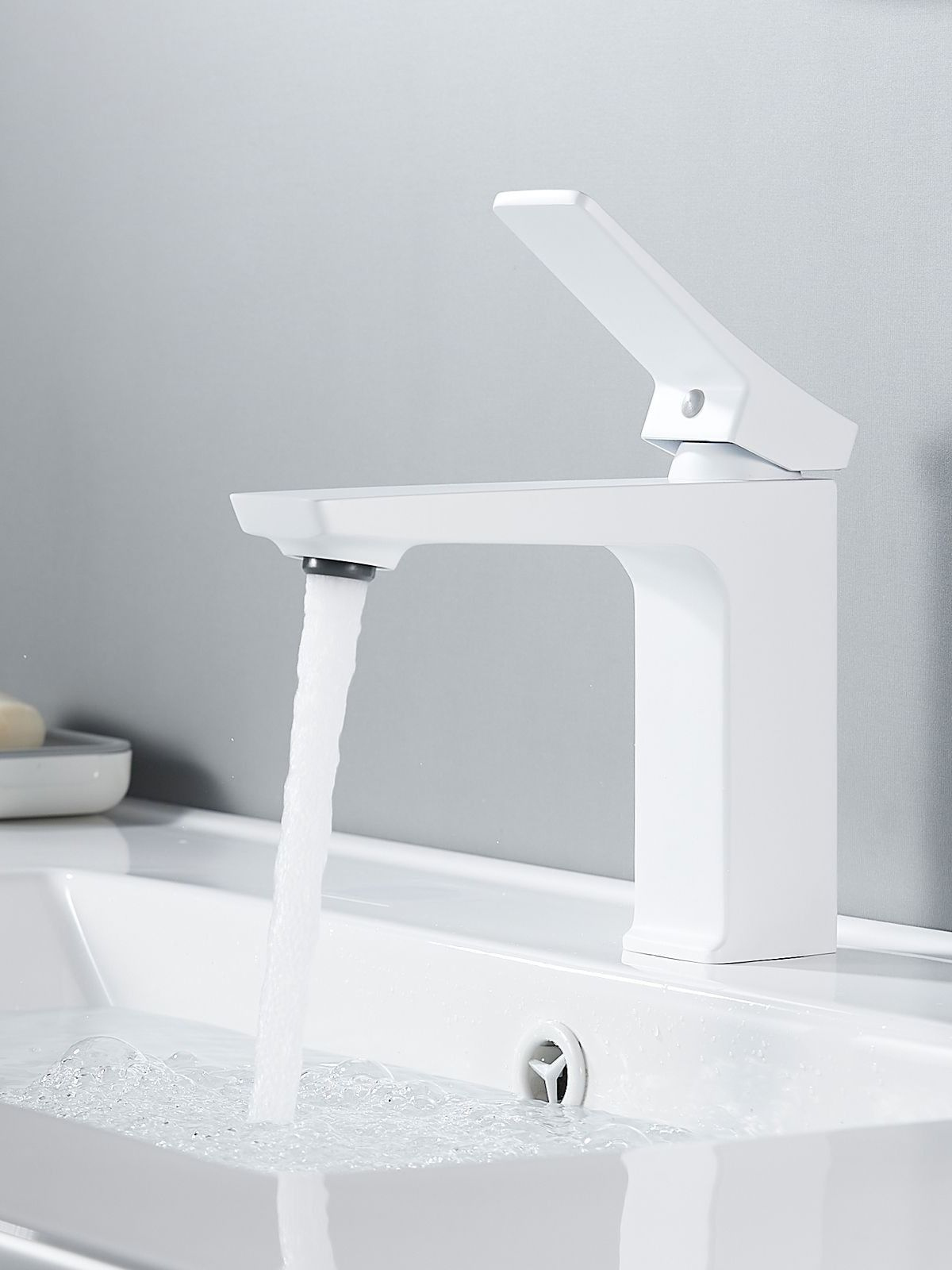 Смеситель для раковины Shevanik S4401C белый 7165₽