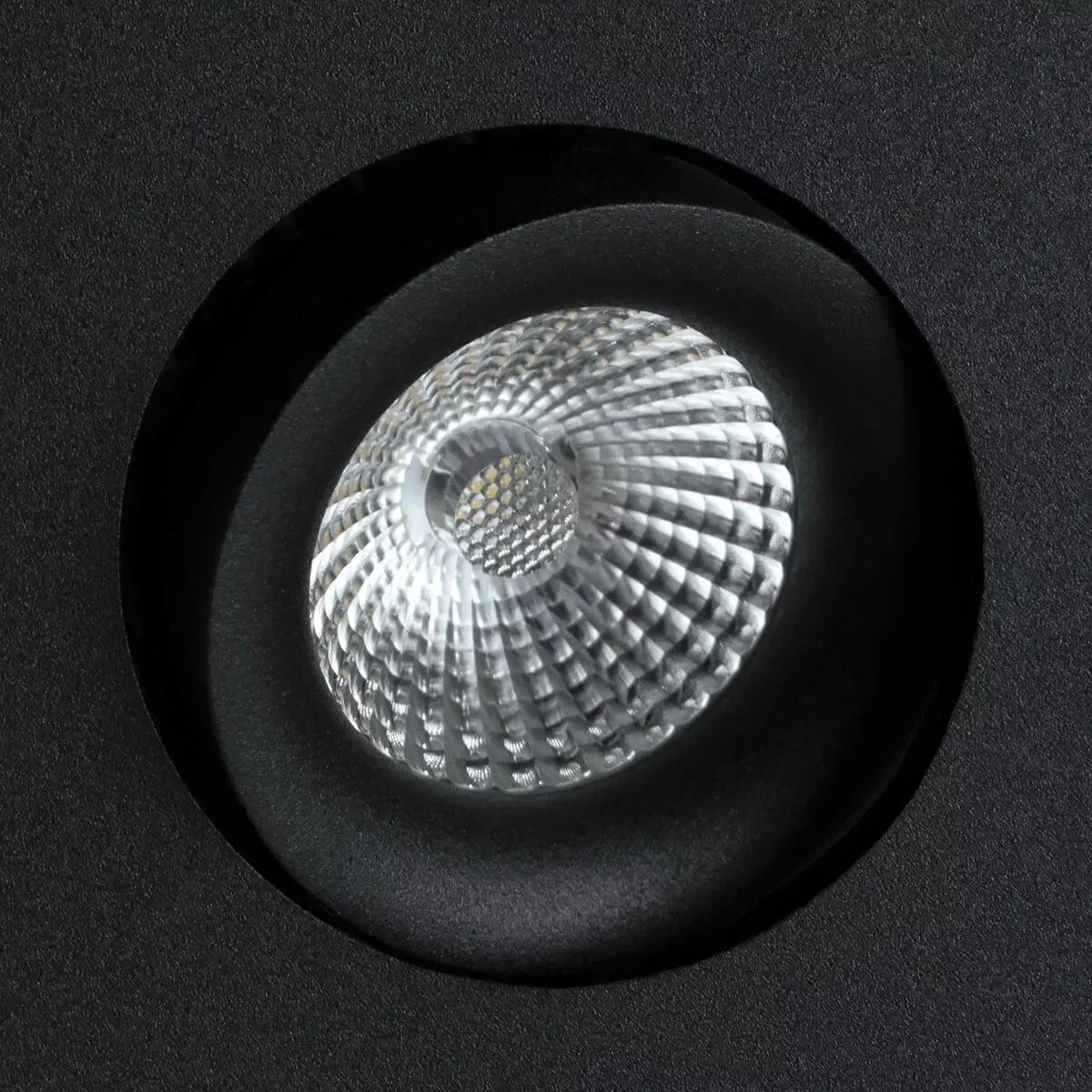 

Встраиваемый светодиодный светильник Voltalighting DORI DL0030.60.3K.TB DIM