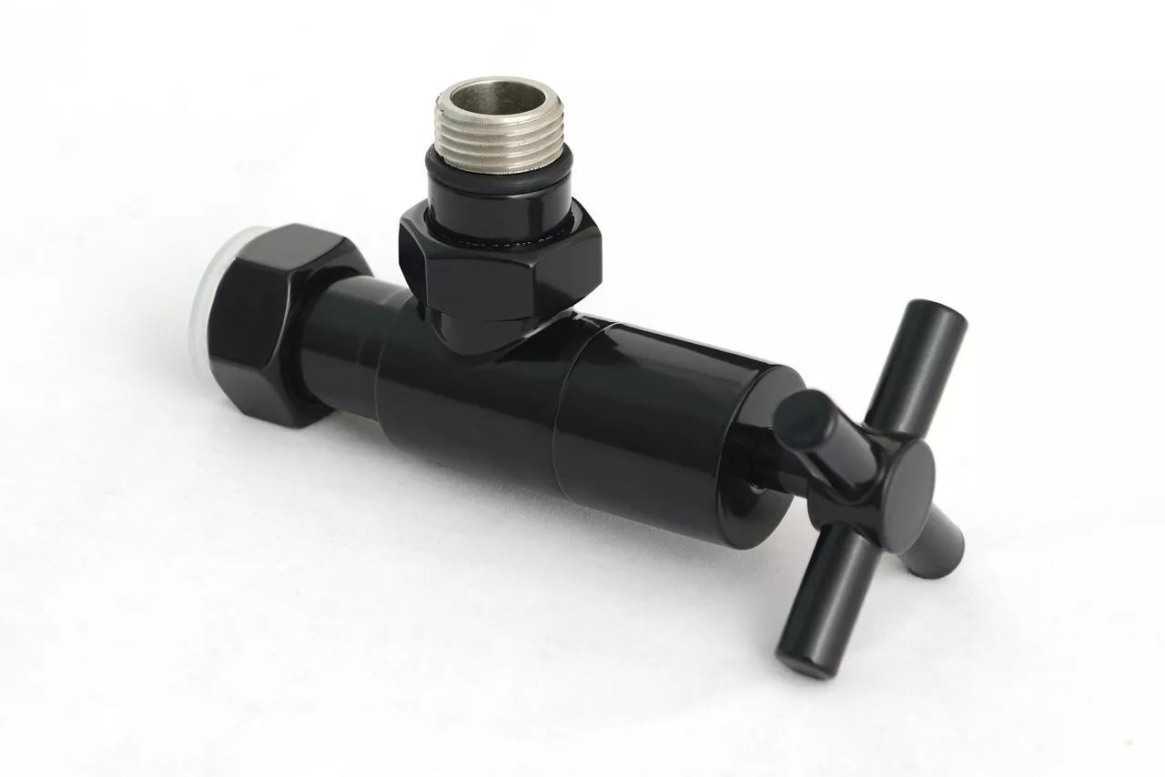 

Вентиль Вентиль угловой (крест) G 1/2" НР х G 3/4" НГ (RAL 9005 Глубокий черный)
