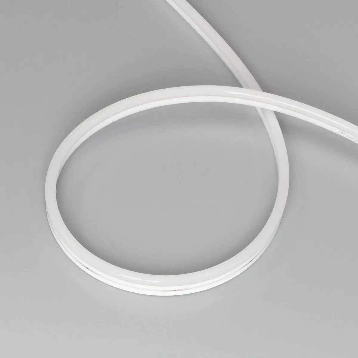 

Светодиодная герметичная лента Arlight HALO-SIDE-A160-06x13mm 24V Day4000 (10 W/m, IP67, 5m, wire x1) 053367