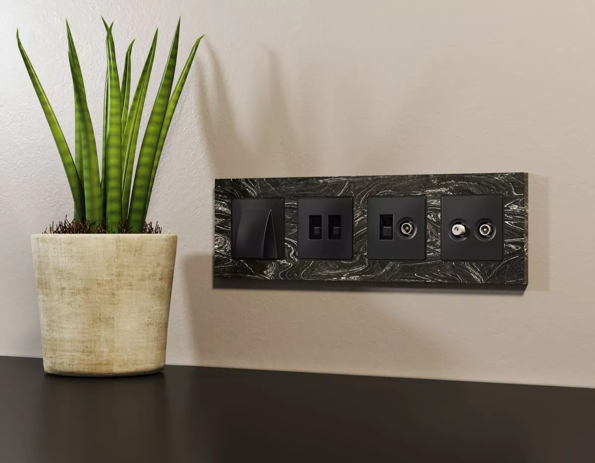 

Комплект механизма розетки компьютерной + TV оконечной RJ-45 с автоматической защитной шторкой Alfa Черный матовый Ambrella Volt MA812510 (AP8125, VM195)