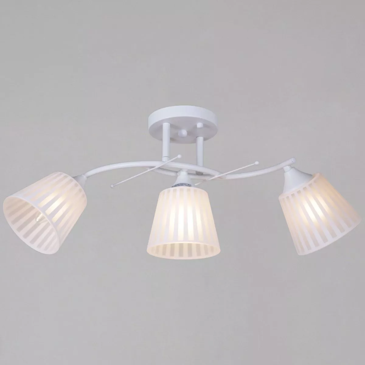 

Потолочный светильник Reluce 82460-0.3-03 WH