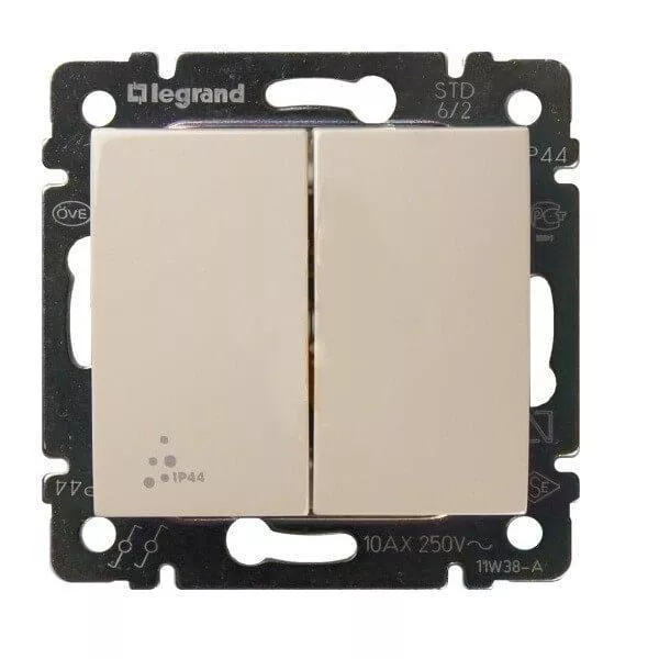 

Переключатель двухклавишный Legrand Valena 10A 250V IP44 cлоновая кость 774198