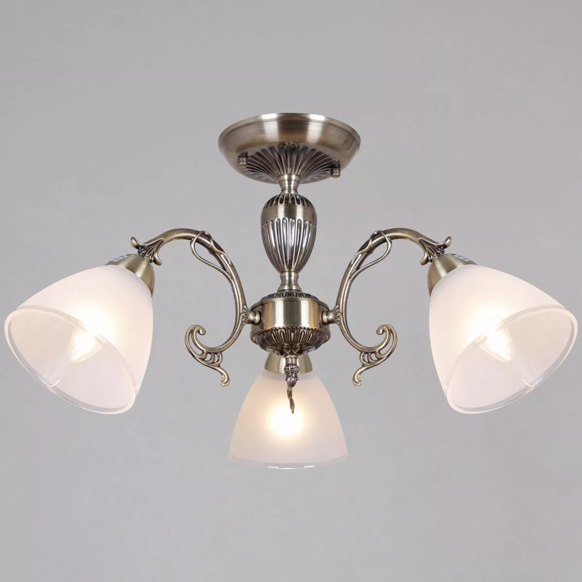 

Потолочная люстра Reluce 86687-0.3-03