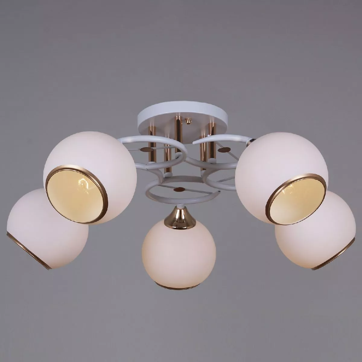 

Потолочная люстра Reluce 06117-0.3-05 WH+FG