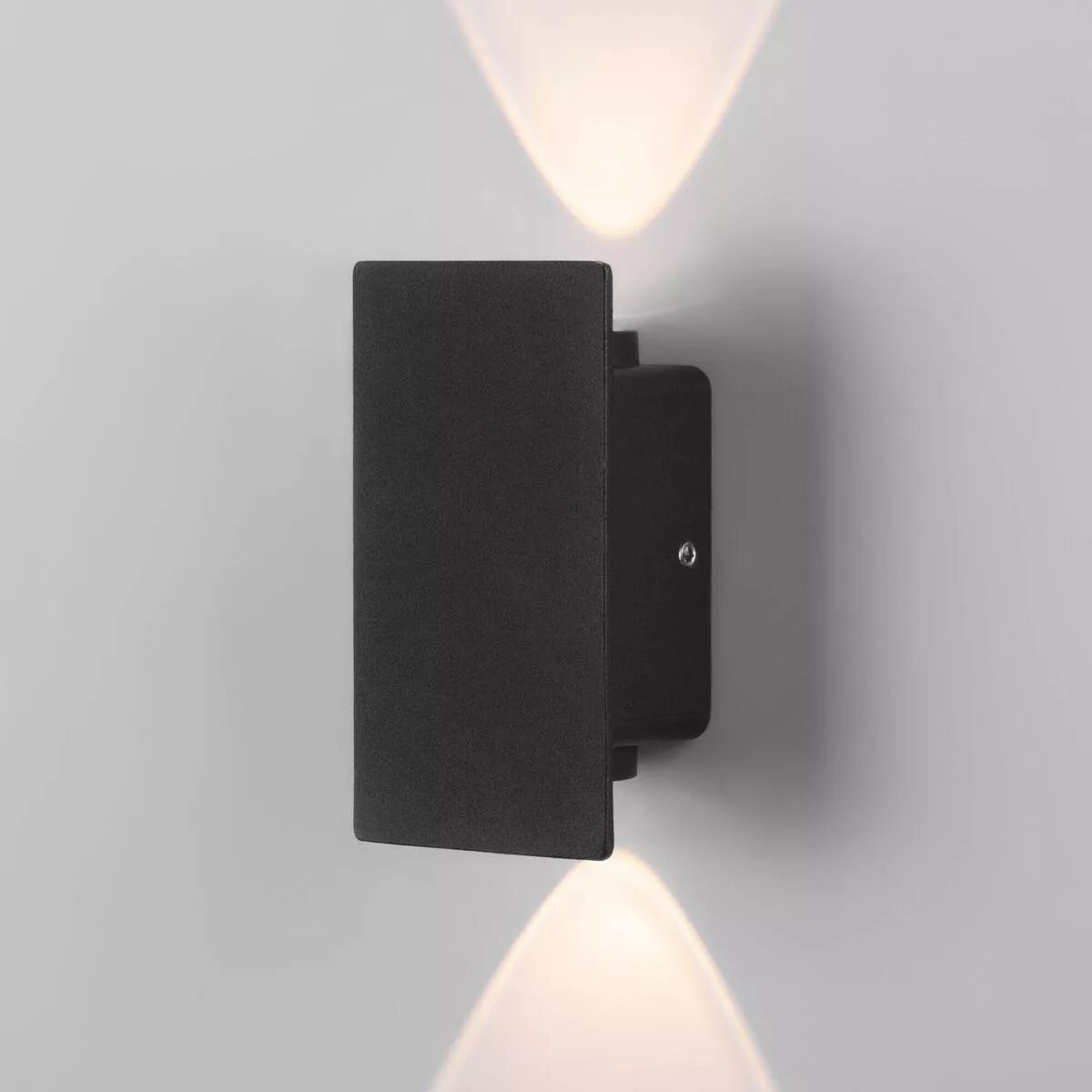 

Уличный настенный светодиодный светильник Elektrostandard Mini Light 35154/D черный a060883