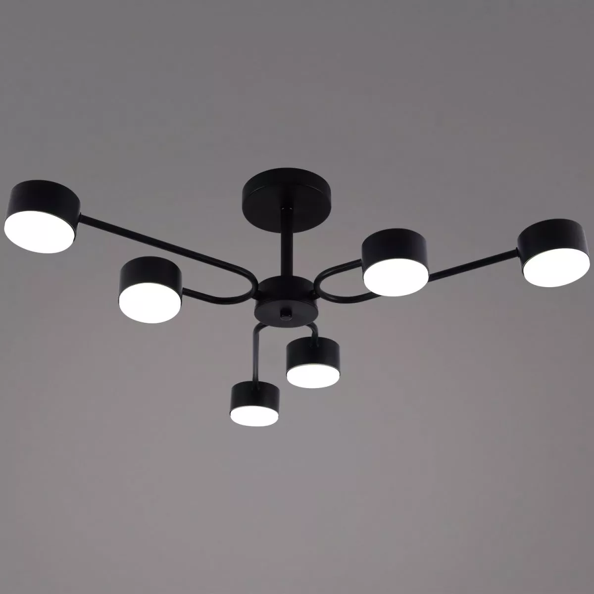 

Люстра на штанге Reluce 03708-0.3-06 BK GX53