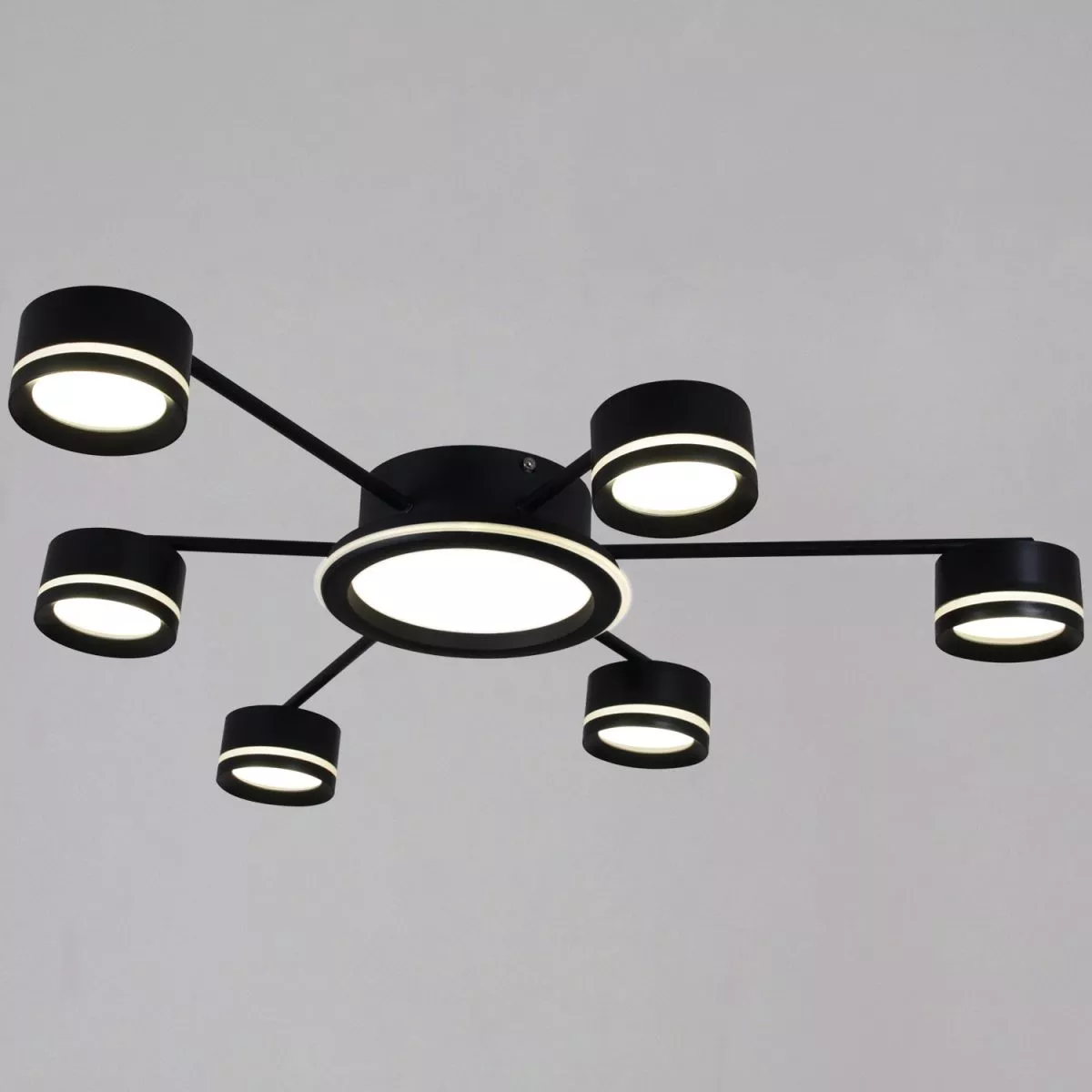 

Потолочная люстра Reluce 20590-0.3-3+3+1 Black