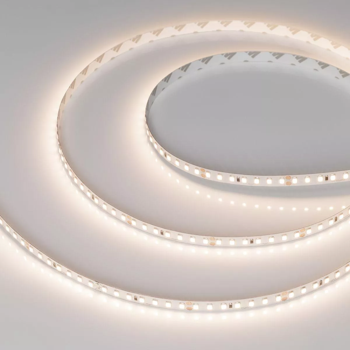 

Светодиодная лента Arlight 10W/m 140Led/m 2835SMD теплый белый 5M UL-A140-8mm 24V Warm3500 046975