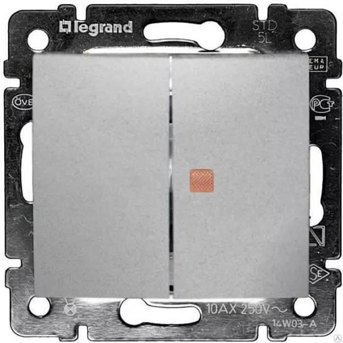 

Переключатель двухклавишный Legrand Valena 10A 250V с подсветкой алюминий 770145
