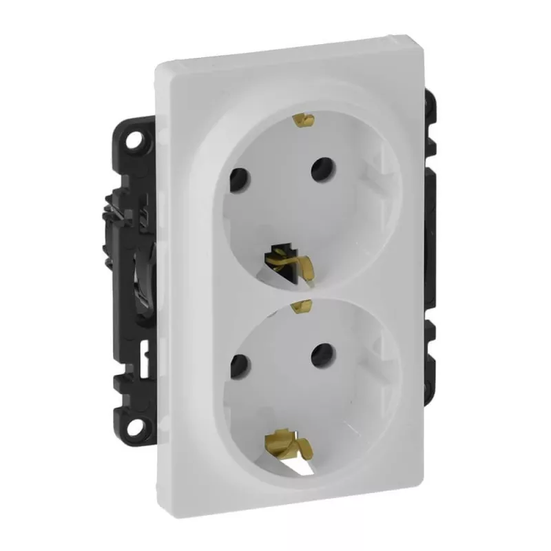 

Розетка двойная Legrand Valena Life 16A 250V с/з безвинтовой зажим белая 753127