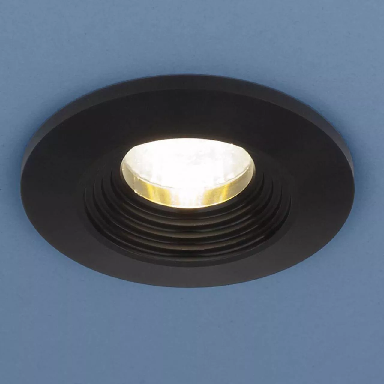 

Встраиваемый светодиодный светильник Elektrostandard 9903 LED 3W COB BK черный a038446
