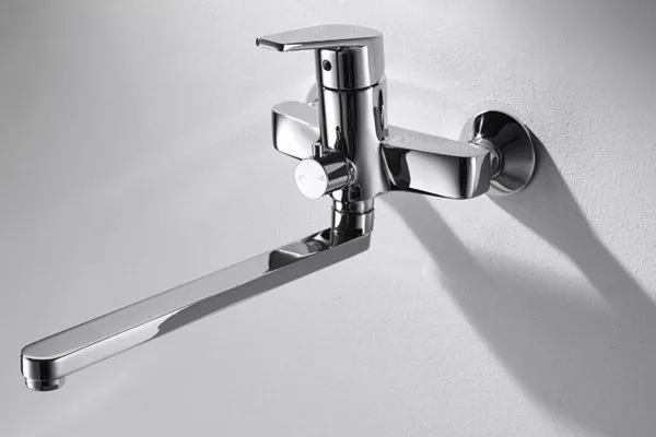 

Смеситель для ванны Bravat Line F65299C-LB-RUS универсальный хром