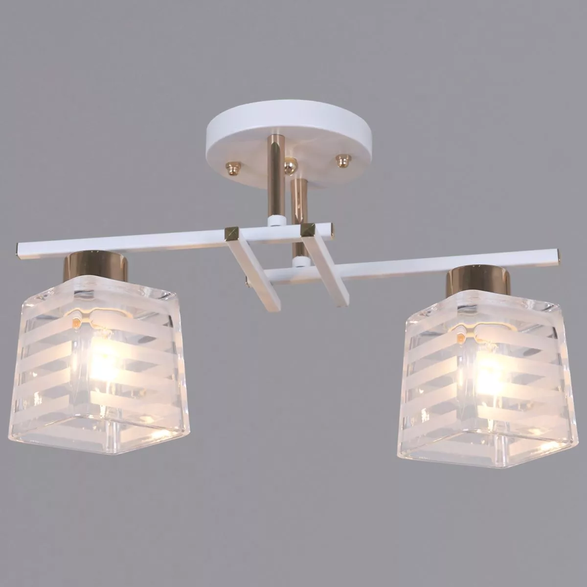 

Потолочный светильник Reluce 09260-0.3-02 WH+FG
