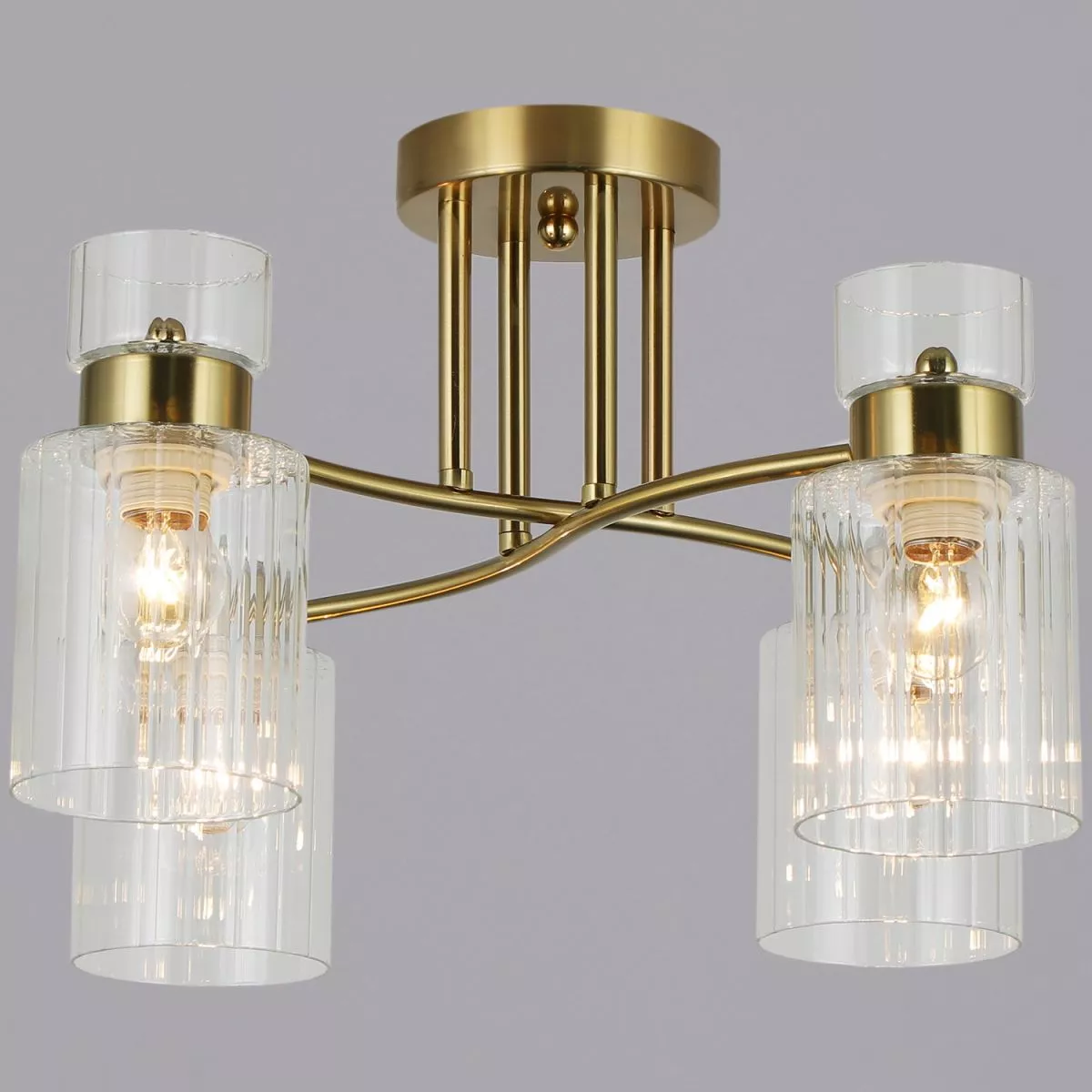 

Потолочная люстра Reluce 05570-0.3-04