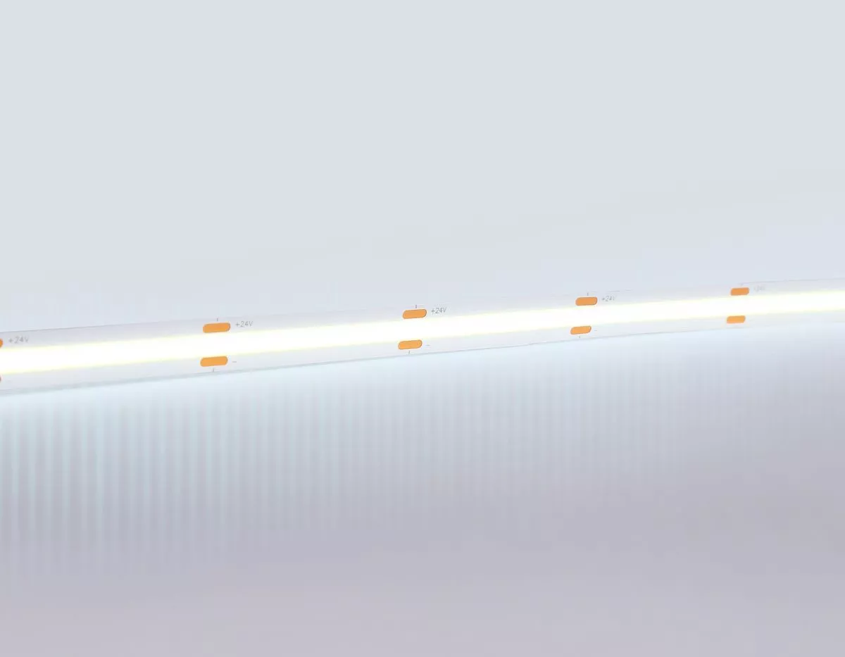 

Светодиодная лента Ambrella Light Illumination COB 528Led/14W m/ 24V IP20 6500K/ 5m*10mm*2mm (2 конт.) GS4753