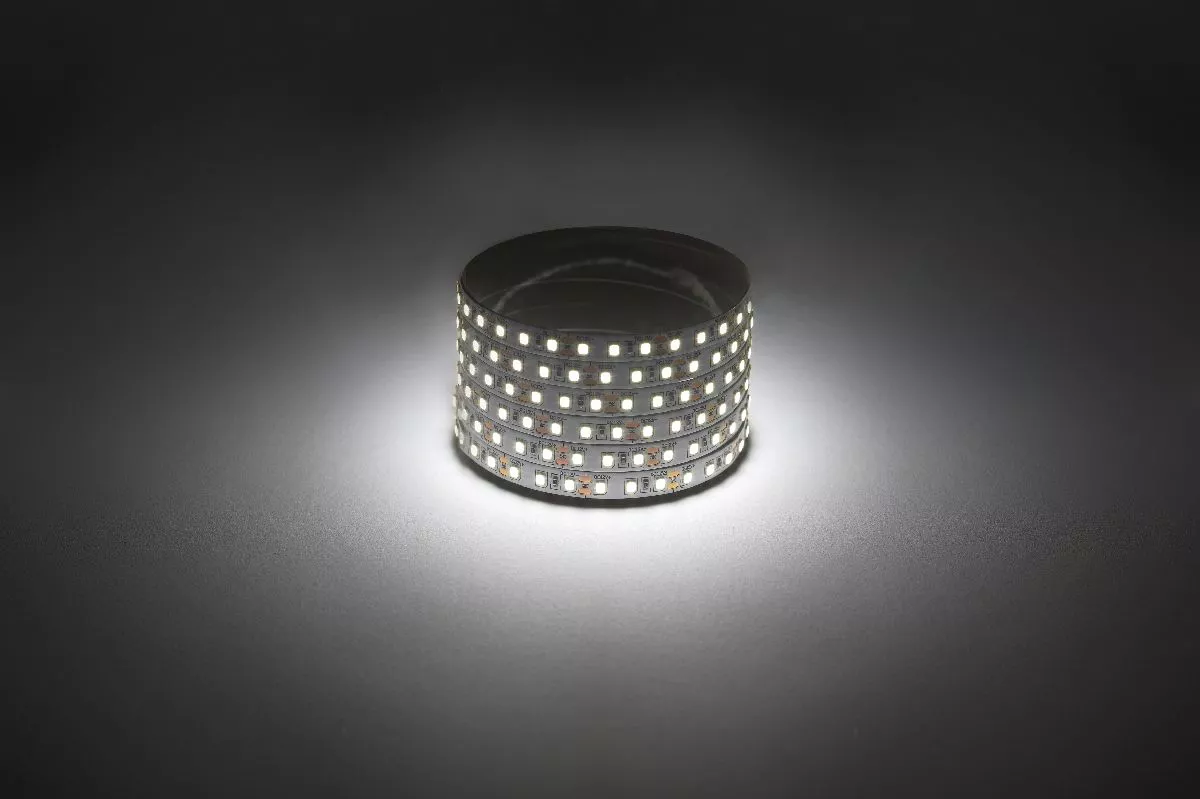 

Светодиодная лента Эра 12В 2835 9,6Вт/м 4000K 50м IP20 LS2835-9,6-120-12-4000K-IP20-1 year-50m Б0059924