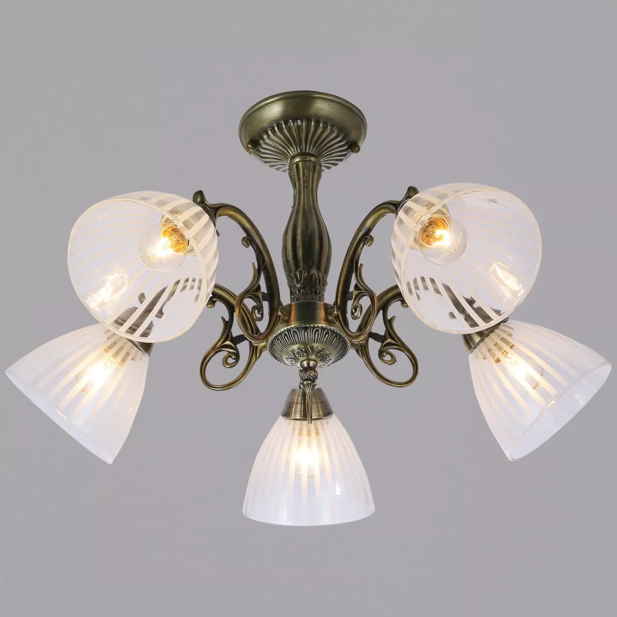 

Люстра на штанге Reluce 72447-0.3-05