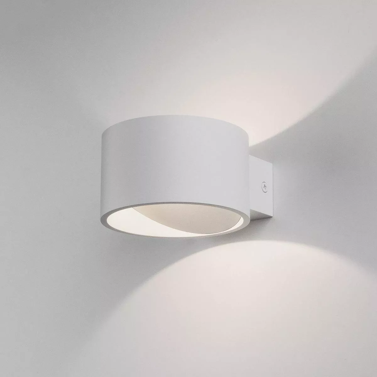 

Настенный светодиодный светильник Elektrostandard Coneto MRL LED 1045 белый a063683