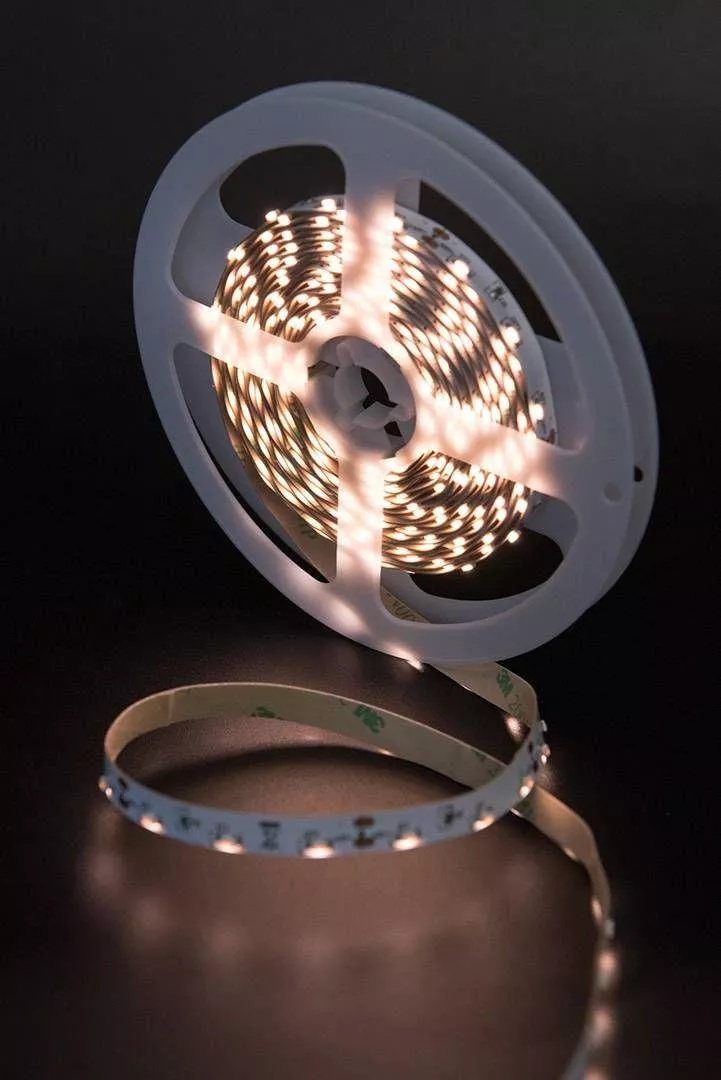 

Светодиодная лента SWG 4,8W/m 60LED/m 315SMD теплый белый 5M 002201