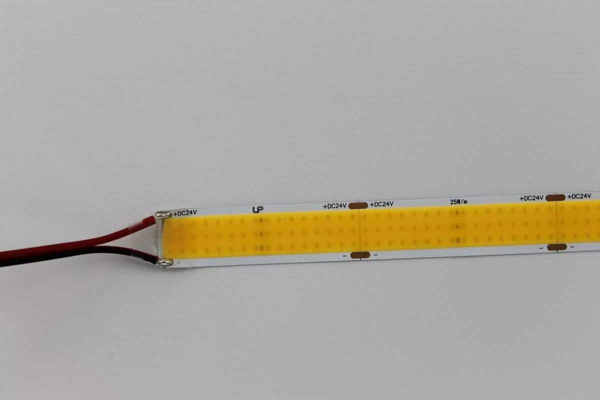 Светодиодная лента LEDS POWER COB трехрядная 960/м (24Вт/м) 24В нейтральная 009919