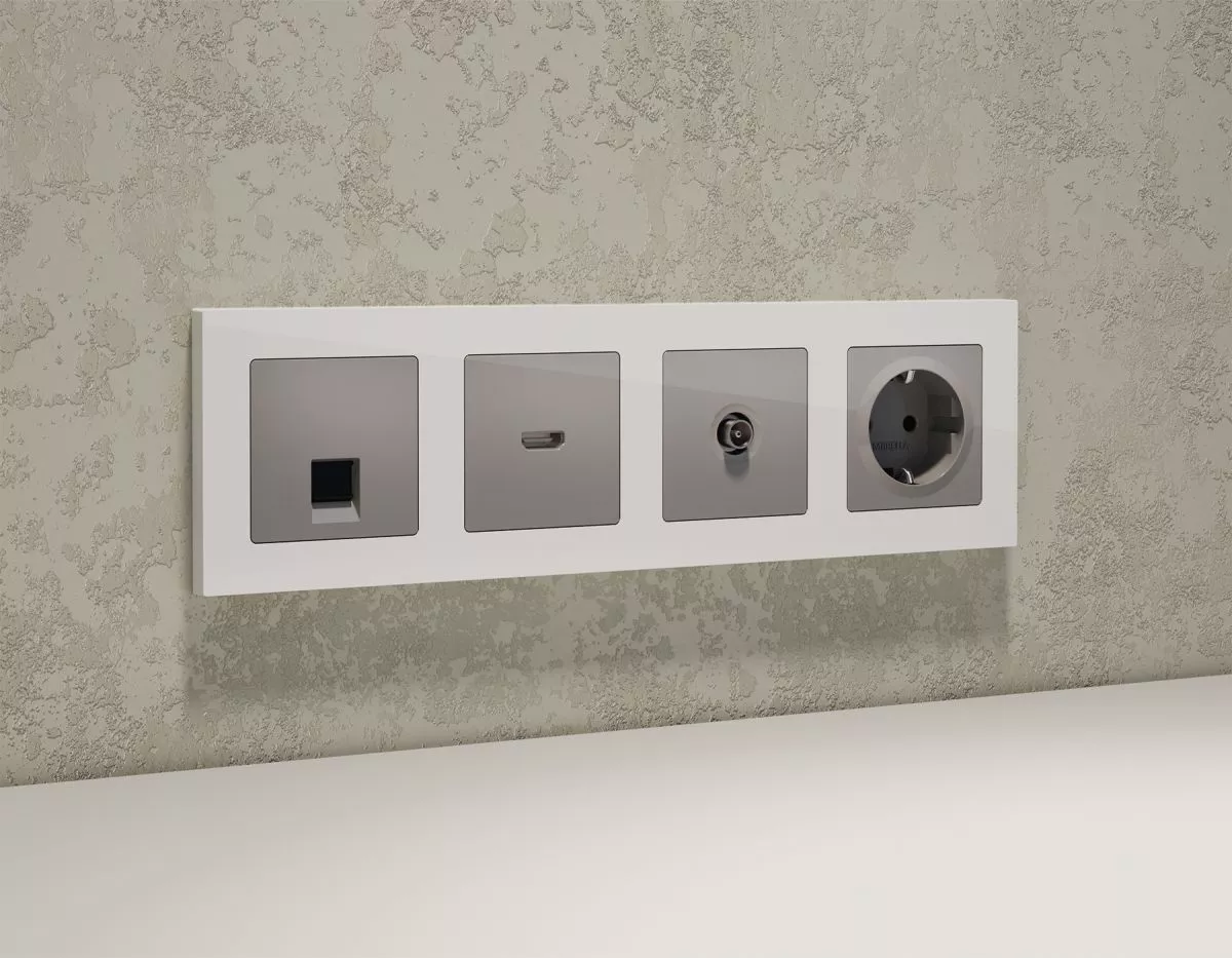 

Комплект механизма компьютерной розетки RJ-45 экранированной с автоматической защитной шторкой Alfa Сталь матовый Quant Ambrella Volt MA512005 (AP5120, VM185)