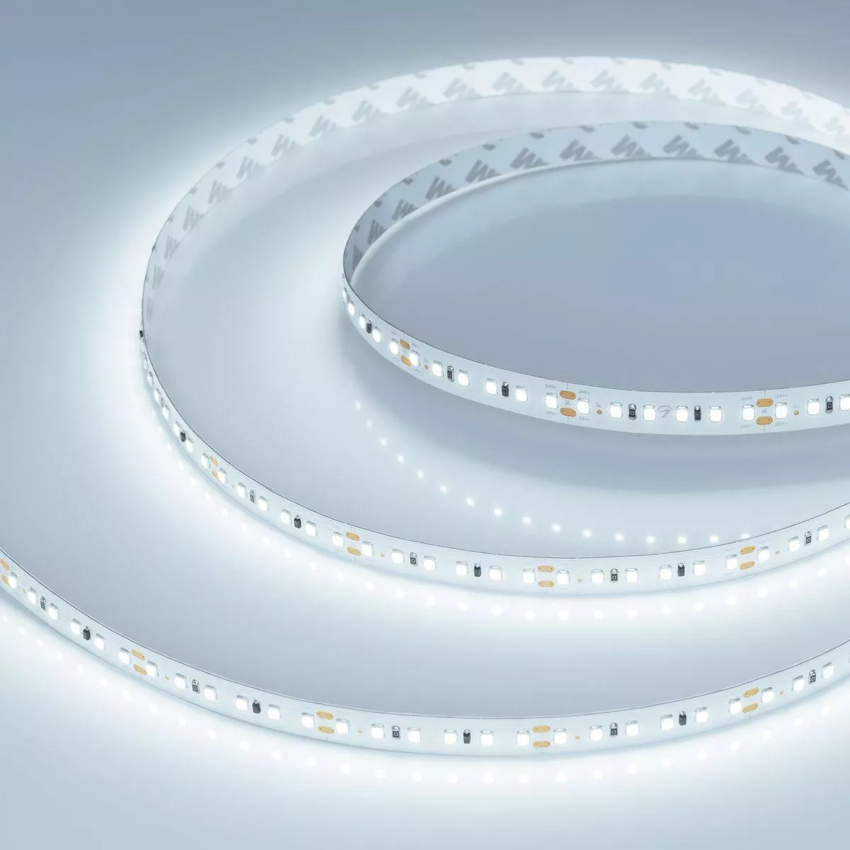 

Светодиодная лента Arlight 6W/m 120Led/m 2835SMD холодный белый 20M IC-A120-12mm 24V Cool 8K 028628(2)
