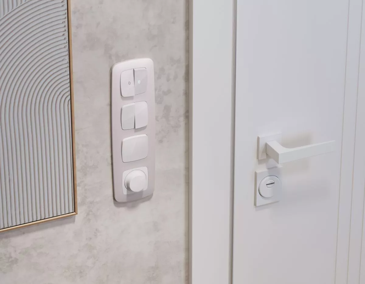 

Комплект механизма 2-клавишного перекрестного выключателя Ambrella Volt 10A-250V OMEGA MO103030 Белый глянец QUANT (OP1030, VM125)