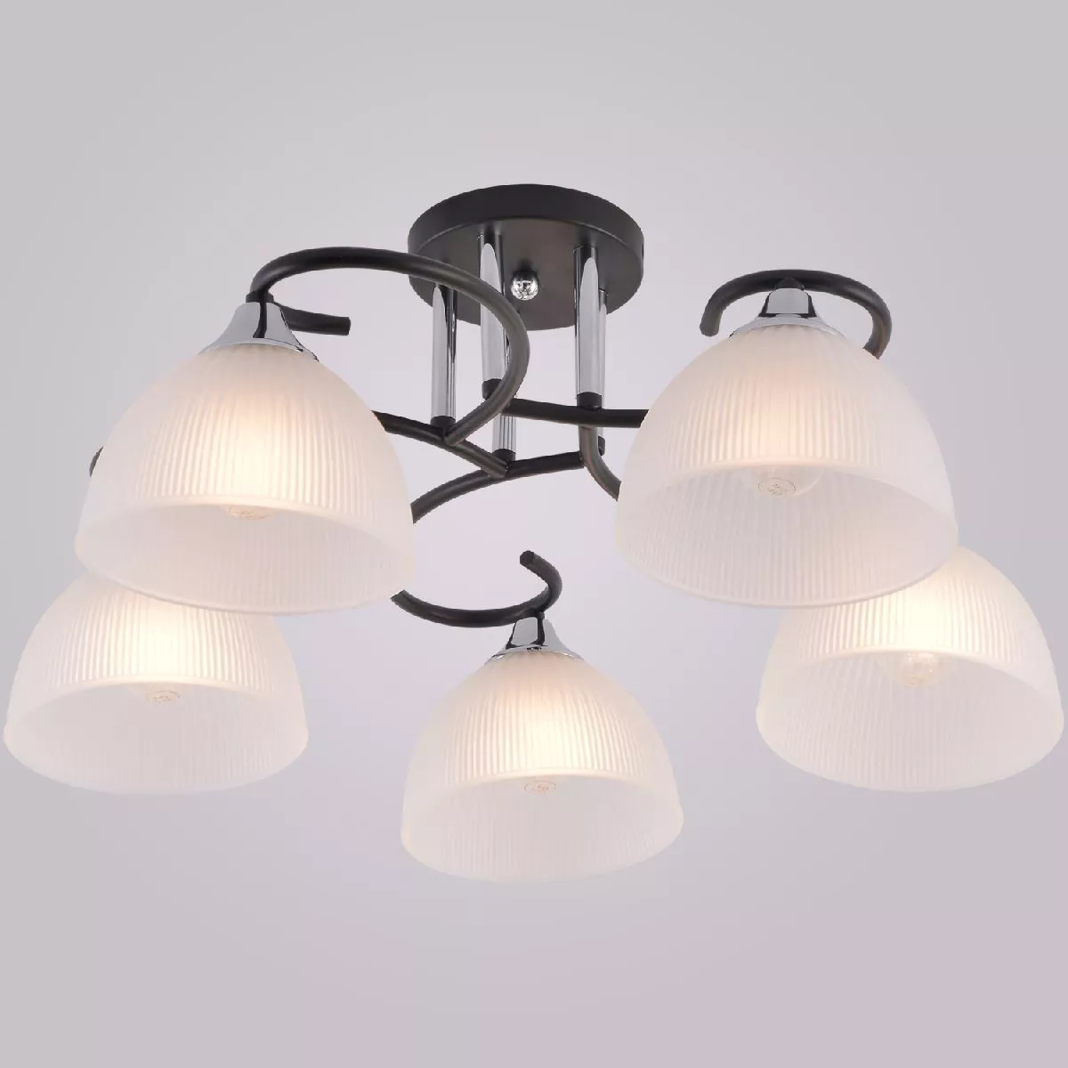 

Потолочная люстра Reluce 01635-0.3-05 BK+CR