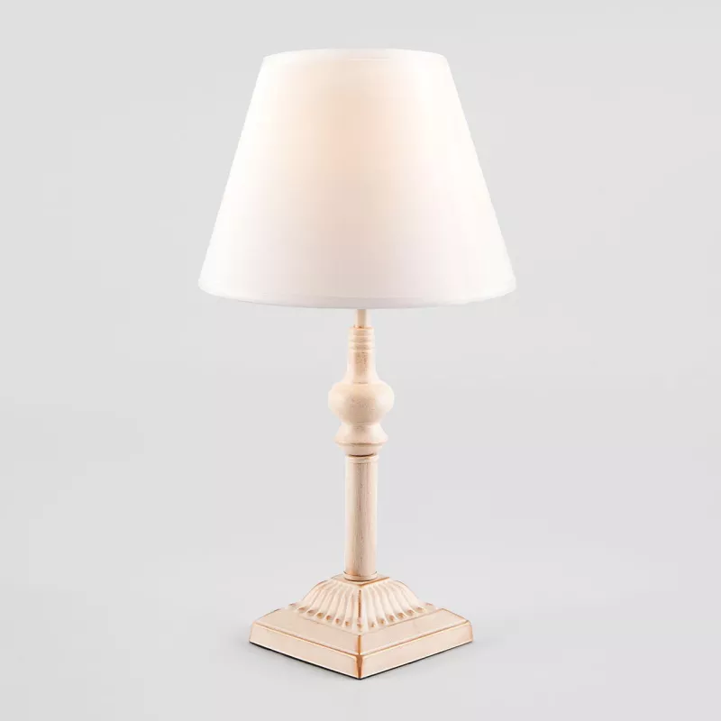 

Настольная лампа Eurosvet Berlin 01061/1 белый с золотом