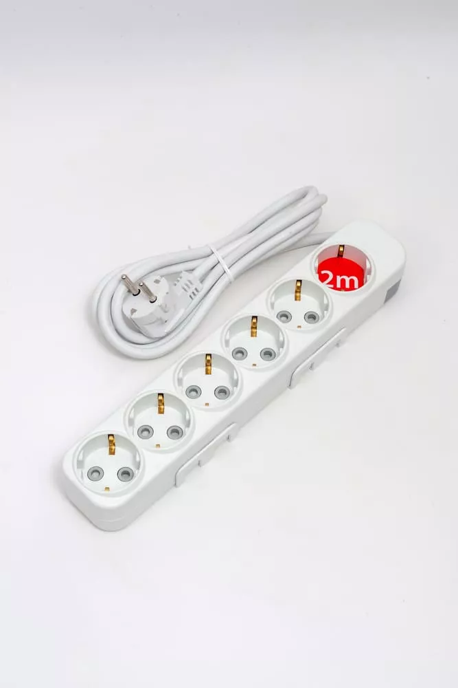 

Удлинитель с/з 6вх с защитными шторками ELBI Myra 527-010202-621