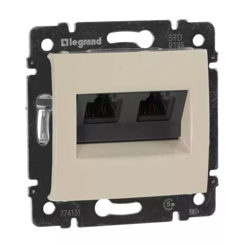 

Розетка компьютерная 2хRJ45 Legrand Valena 5e кат UTP с захватами слоновая кость 774131
