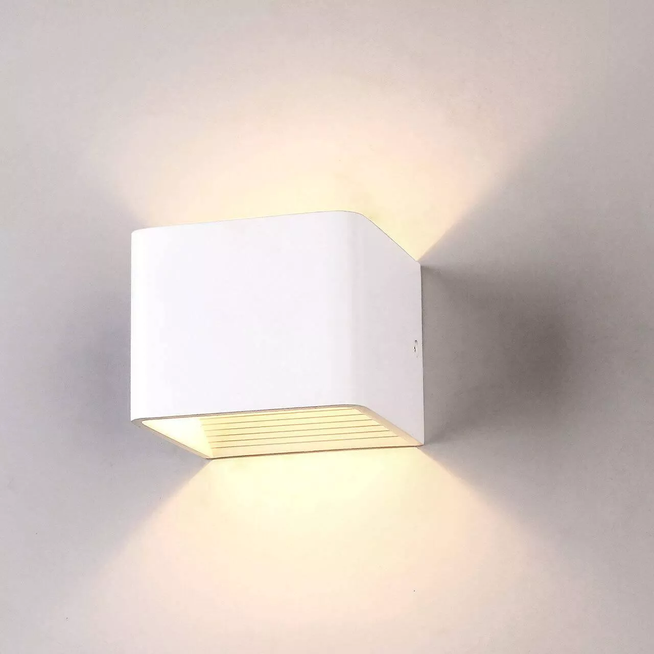 

Настенный светодиодный светильник Elektrostandard Coneto Led белый MRL Led 1060 a040452