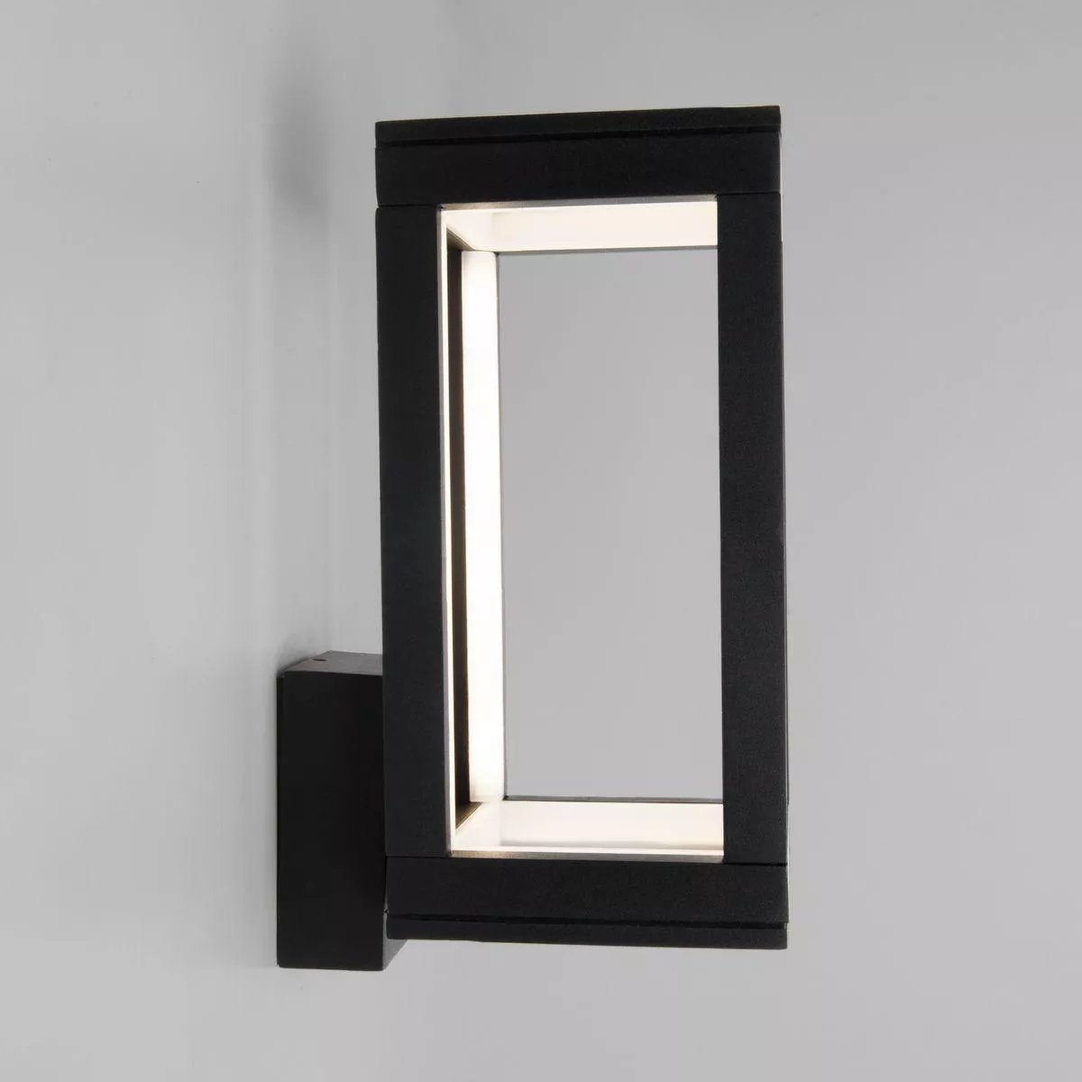 

Уличный настенный светодиодный светильник Elektrostandard Frame 1527 Techno Led черный a051855