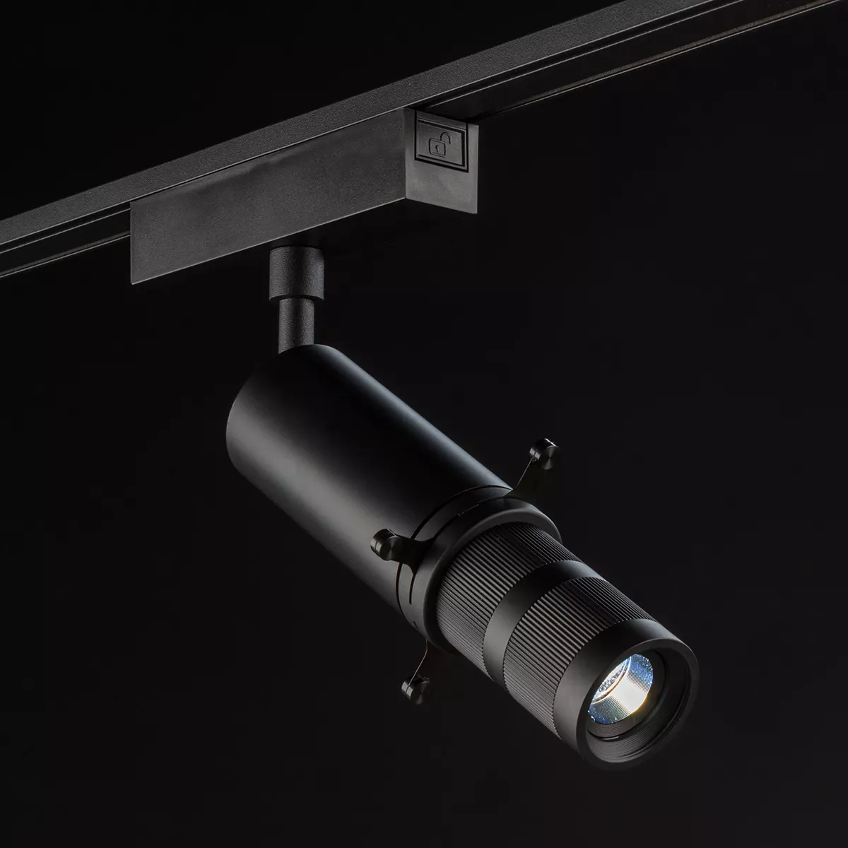 

Трековый светильник SWG PRO SL-SLIM-MSBL-10-CCT 022104