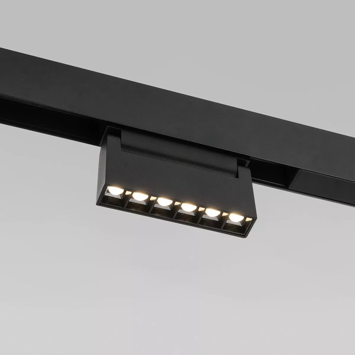 

Трековый светодиодный светильник Elektrostandard Slim Magnetic 85009/01 a057197