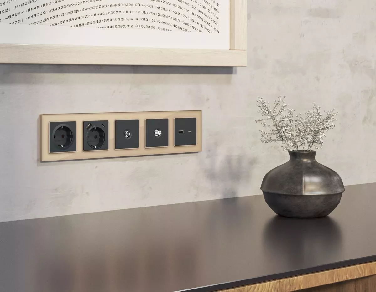 

Комплект механизма TV розетки оконечной экранированной 5-1000MHz 3dB Alfa Графит мягкое касание Quant Ambrella Volt MA913005 (AP9130, VM199)