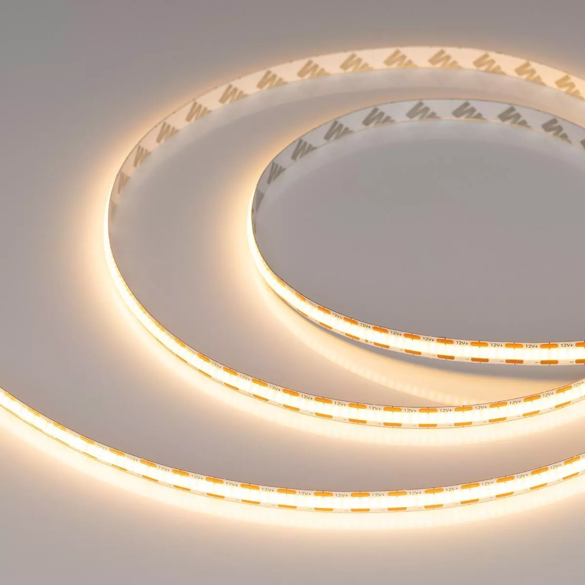 

Светодиодная лента Arlight 9W/m 400LED/m CSP теплый белый 2,5M 039046
